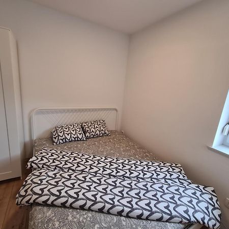 Apartments Rozalija Preddvor Szoba fotó