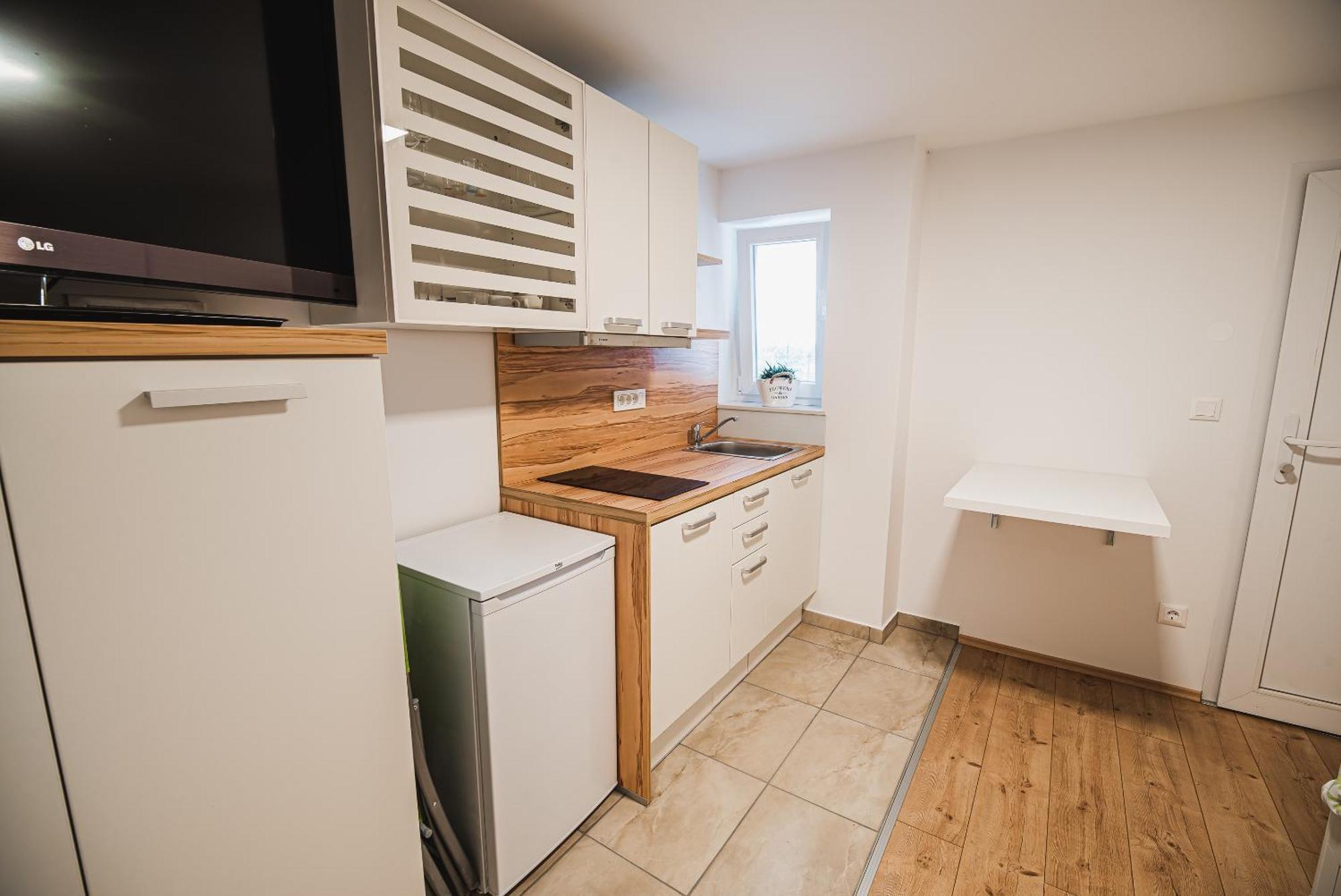 Apartments Rozalija Preddvor Szoba fotó