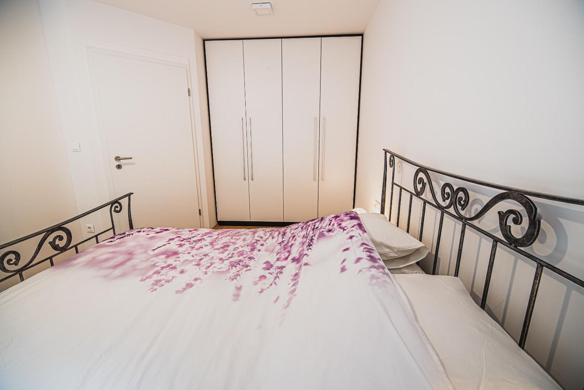 Apartments Rozalija Preddvor Szoba fotó