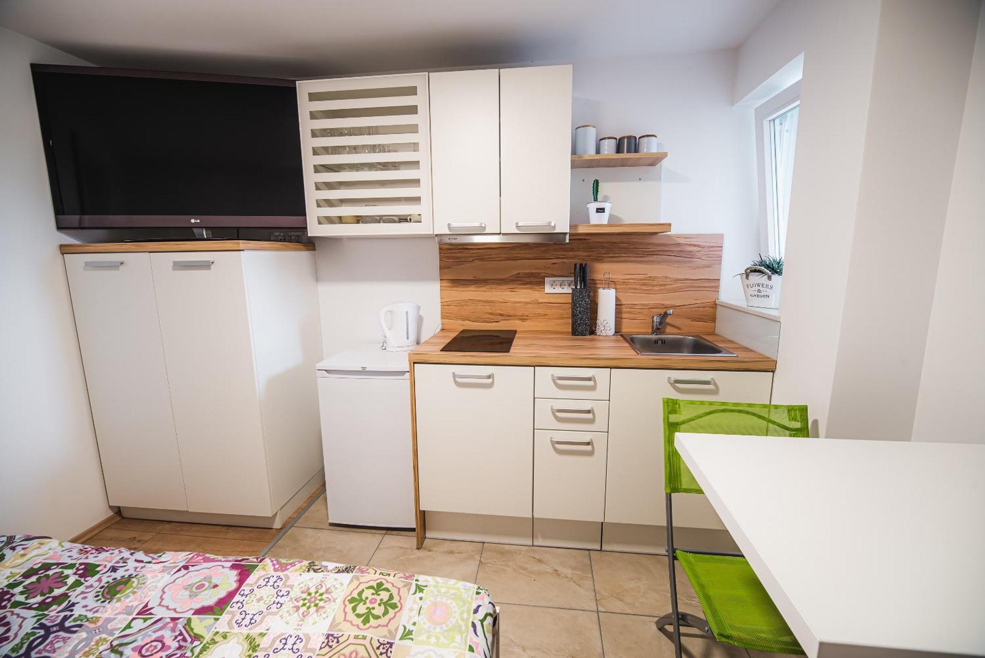 Apartments Rozalija Preddvor Szoba fotó
