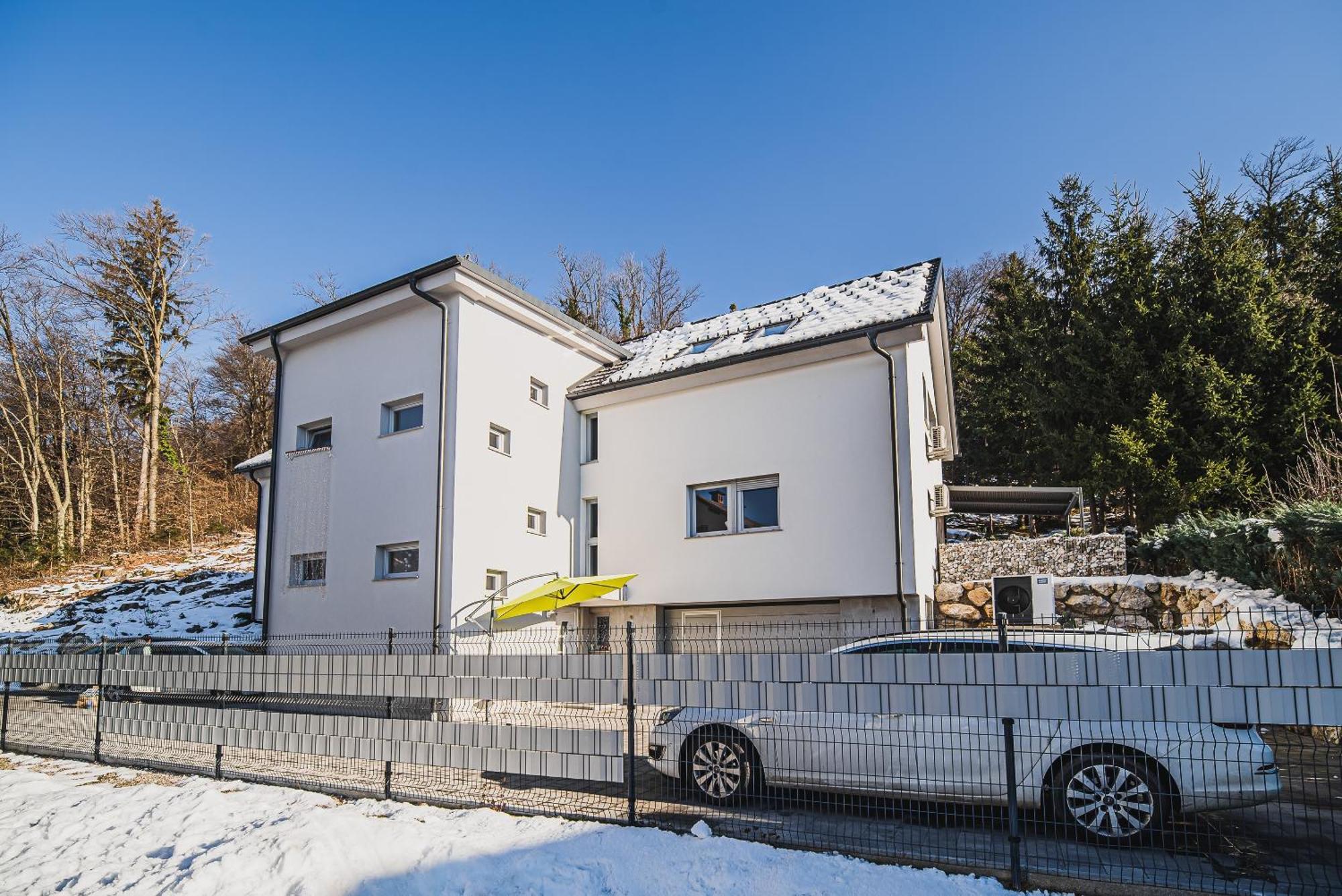 Apartments Rozalija Preddvor Szoba fotó