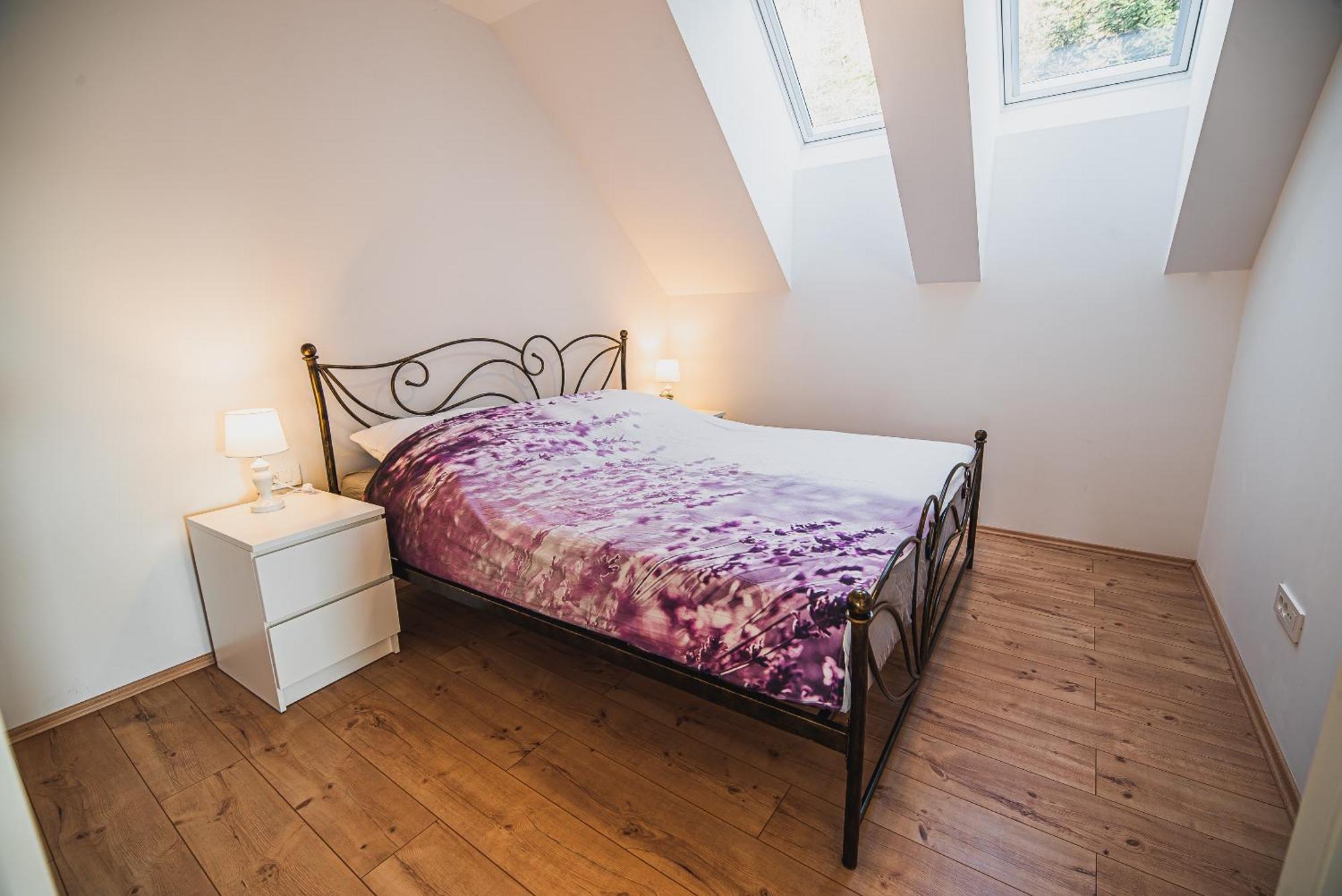 Apartments Rozalija Preddvor Szoba fotó