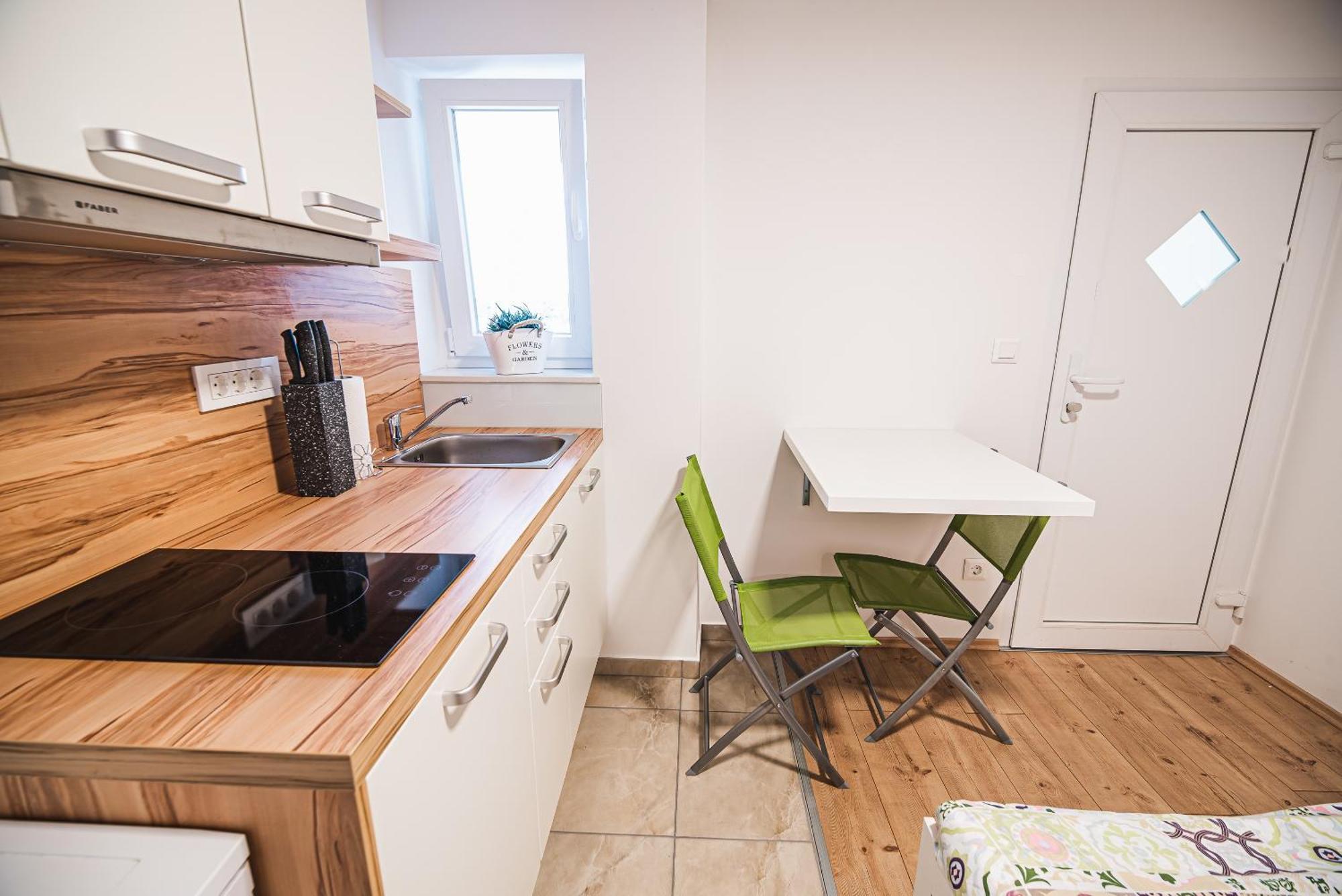 Apartments Rozalija Preddvor Szoba fotó