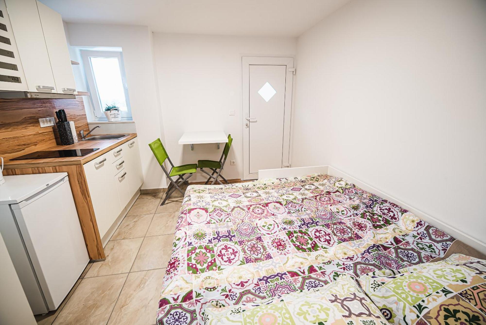Apartments Rozalija Preddvor Szoba fotó